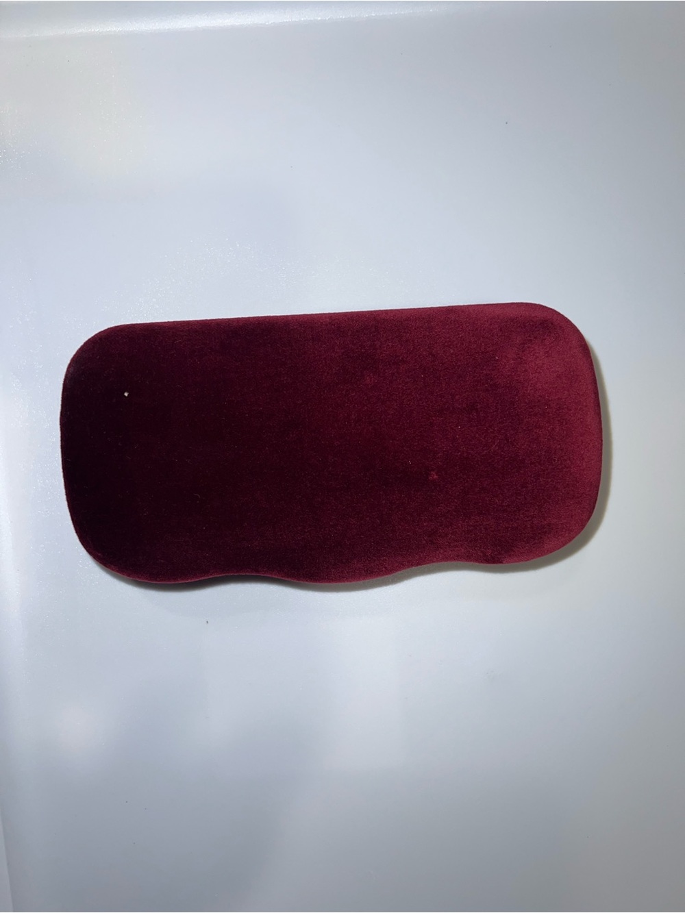 Gucci Wine Red Velvet Sunglasses Case with Satin Interior - Picture 2 of 2